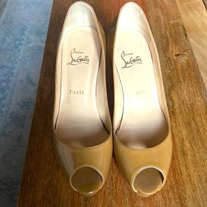 Nude peep toe, Christian Louboutin